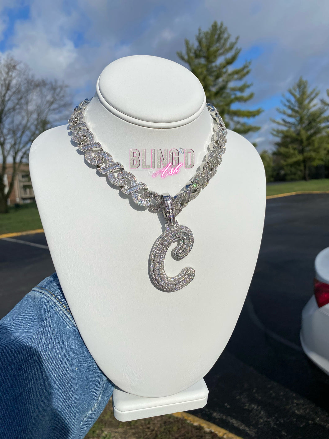 CUSTOM Icy Initial W/Infinite Link Chain